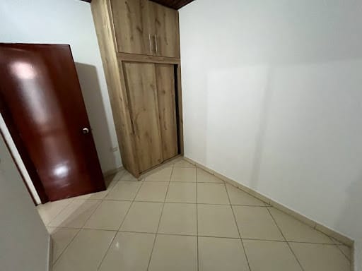 Apartamento de 2 alcobas en arriendo en San Isidro, Medellín, 40 m² · foto 6 de 8