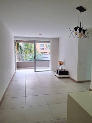 Apartamento de 3 alcobas en arriendo en Loma De San Jose, Sabaneta, 87 m² · foto 9 de 13