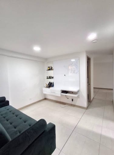 Apartamento de 3 alcobas en arriendo en Loma De San Jose, Sabaneta, 87 m² · foto 10 de 13