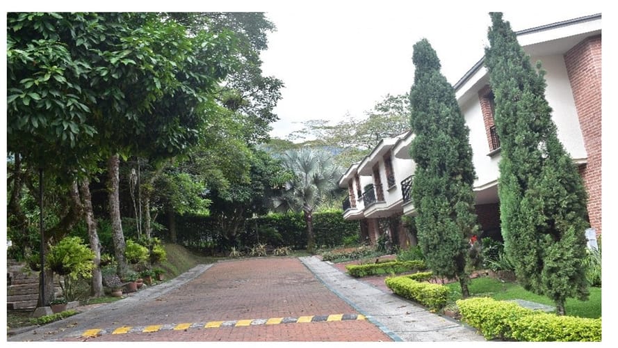 Casa de 5 alcobas en venta en Calambeo, Ibagué, 330 m² · foto 3 de 12