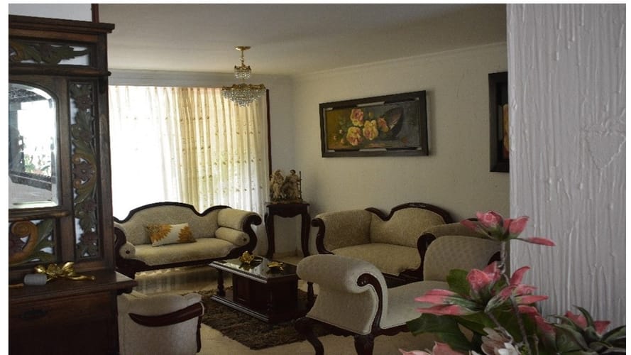 Casa de 5 alcobas en venta en Calambeo, Ibagué, 330 m² · foto 8 de 12