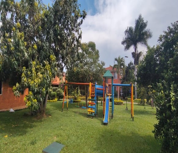 Casa de 3 alcobas en venta en El Castillo, Jamundí, 240 m² · foto 10 de 24