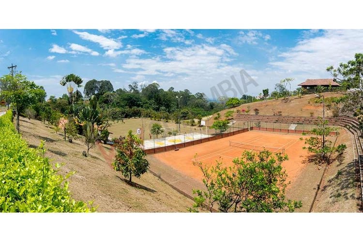 Casa de 4 alcobas en venta en Porerito, Jamundí, 370 m² · foto 18 de 24