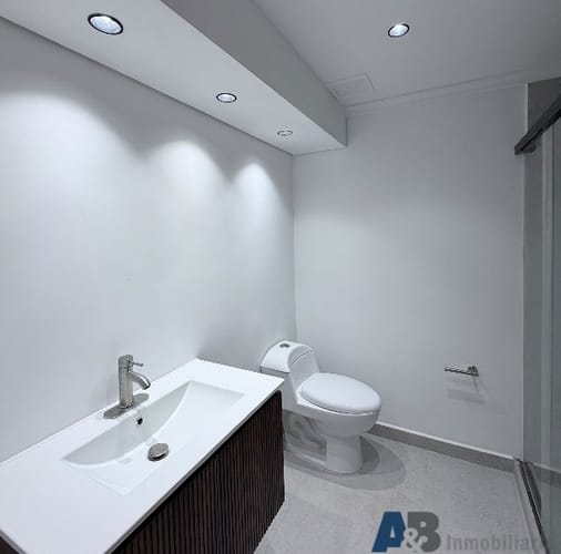 Apartamento de 4 alcobas en arriendo en Los Balsos, Medellín, 211 m² · foto 19 de 24