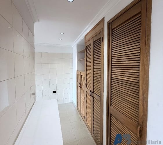Apartamento de 4 alcobas en arriendo en Los Balsos, Medellín, 211 m² · foto 23 de 24
