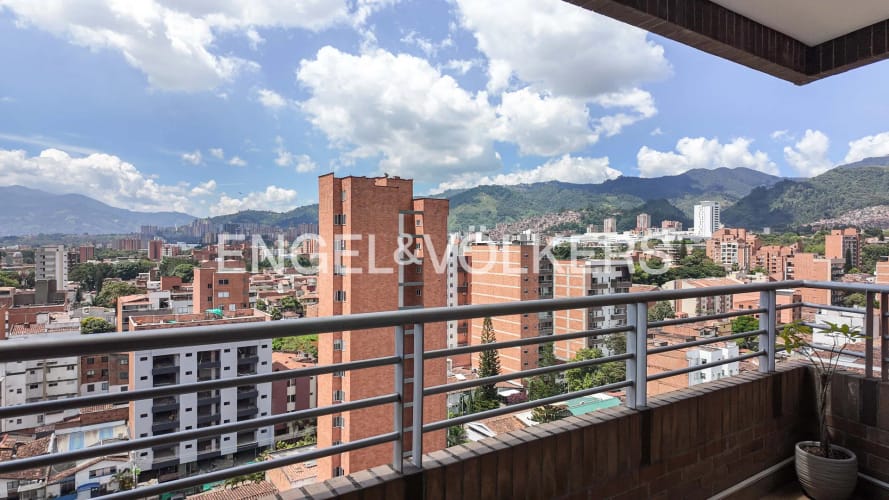 Apartamento de 3 alcobas en venta en Laureles, Medellín, 202 m² · foto 17 de 23