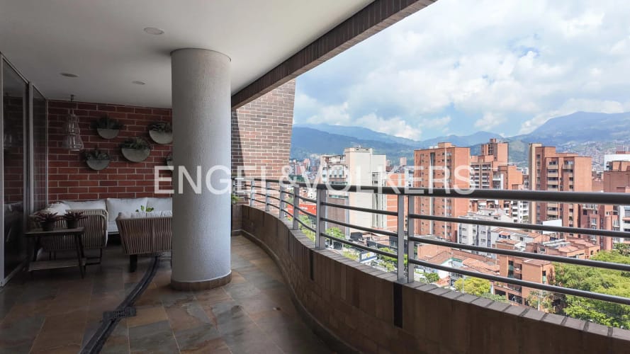 Apartamento de 3 alcobas en venta en Laureles, Medellín, 202 m² · foto 9 de 23