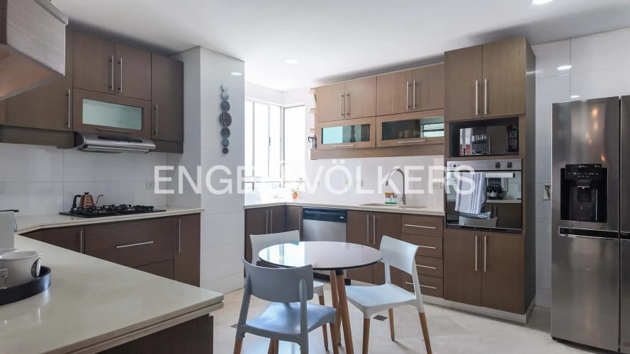 Apartamento de 3 alcobas en venta en Laureles, Medellín, 202 m² · foto 8 de 23
