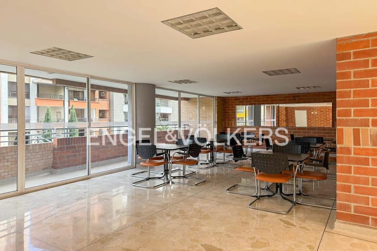 Apartamento de 3 alcobas en venta en Laureles, Medellín, 327 m² · foto 22 de 22