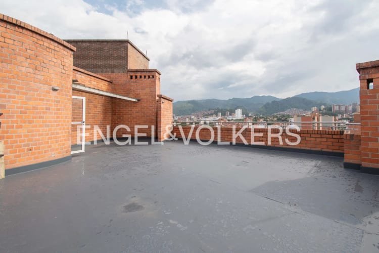 Apartamento de 3 alcobas en venta en Laureles, Medellín, 327 m² · foto 19 de 22