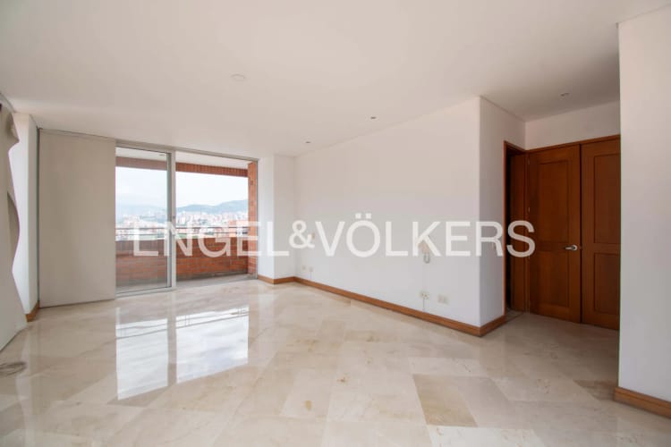 Apartamento de 3 alcobas en venta en Laureles, Medellín, 327 m² · foto 16 de 22