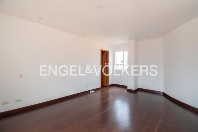 Apartamento de 3 alcobas en venta en Laureles, Medellín, 327 m² · foto 11 de 22