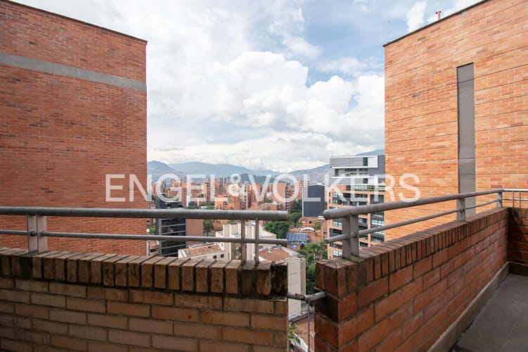 Apartamento de 3 alcobas en venta en Laureles, Medellín, 327 m² · foto 10 de 22