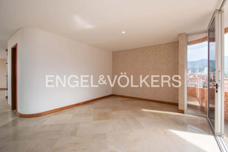 Apartamento de 3 alcobas en venta en Laureles, Medellín, 327 m² · foto 6 de 22