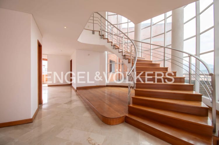 Apartamento de 3 alcobas en venta en Laureles, Medellín, 327 m² · foto 4 de 22