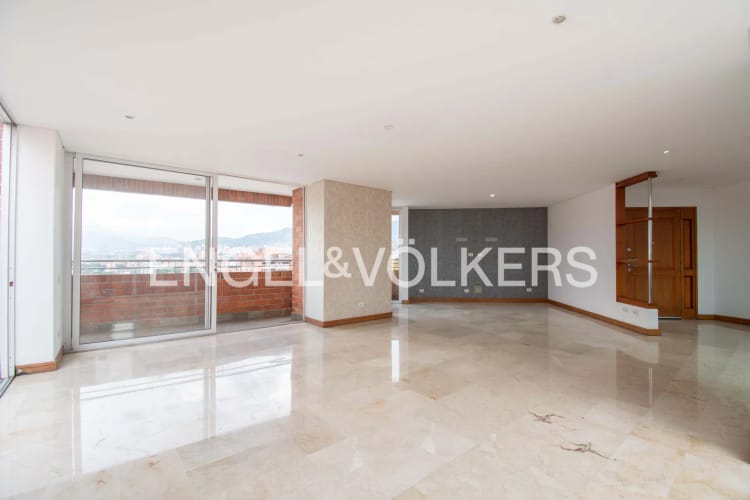 Apartamento de 3 alcobas en venta en Laureles, Medellín, 327 m² · foto 3 de 22