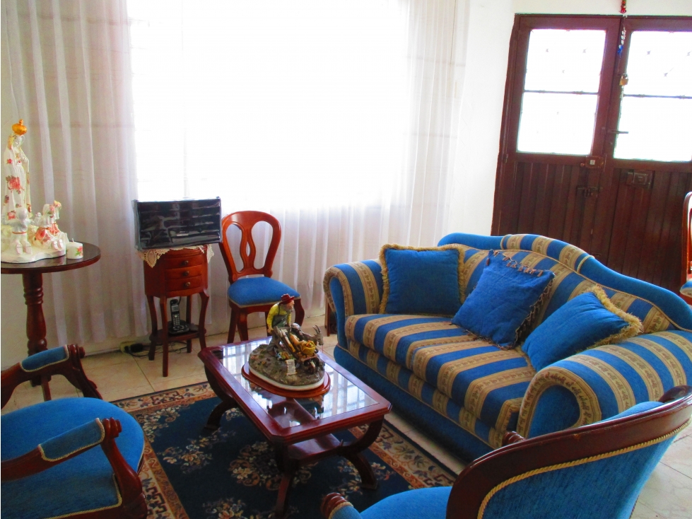 Casa en venta en Versalles, Bogotá · foto 3 de 24