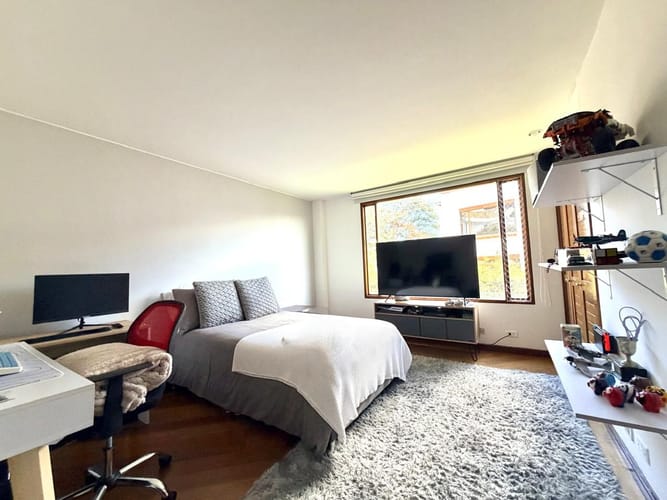Casa de 4 alcobas en venta en Lindaraja, Bogotá, 251 m² · foto 15 de 24