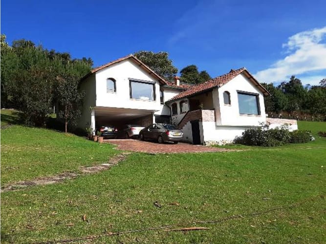 Casa en venta en Altos De Yerbabuena, Chía · foto 2 de 14