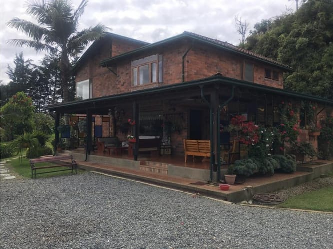 Casa de 5 alcobas en venta en Pantanillo, El Retiro, 300 m² · foto 2 de 7
