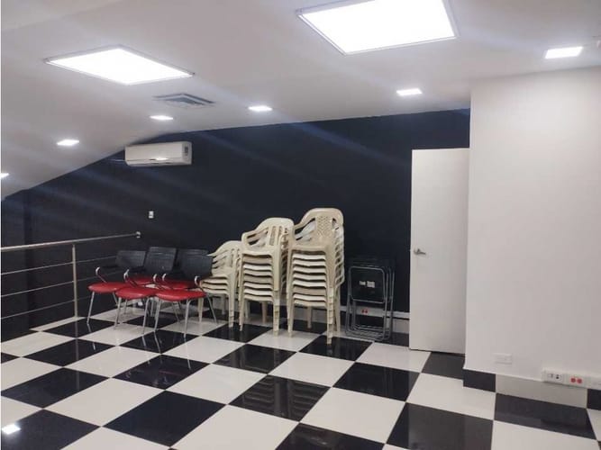 Oficina en arriendo en Los Balsos, Medellín, 80 m² · foto 4 de 12