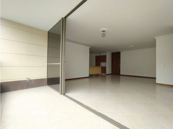 Apartamento de 3 alcobas en arriendo en Bosques De Zuñiga, Medellín, 95 m² · foto 4 de 16