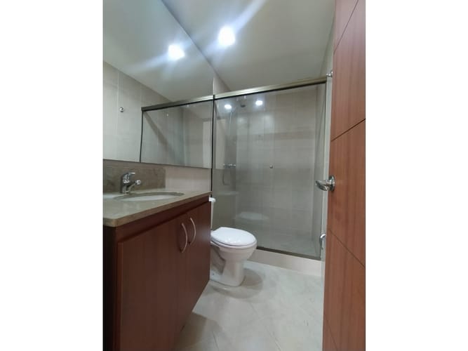 Apartamento de 3 alcobas en arriendo en Bosques De Zuñiga, Medellín, 95 m² · foto 7 de 16