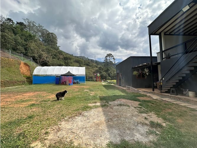 Casa de 4 alcobas en venta en Las Lomitas, Sabaneta, 300 m² · foto 7 de 24