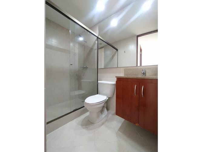 Apartamento de 3 alcobas en arriendo en Bosques De Zuñiga, Medellín, 95 m² · foto 11 de 16
