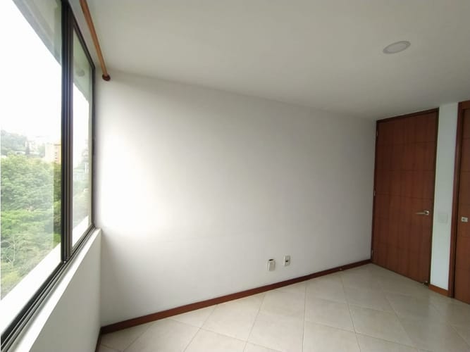 Apartamento de 3 alcobas en arriendo en Bosques De Zuñiga, Medellín, 95 m² · foto 12 de 16