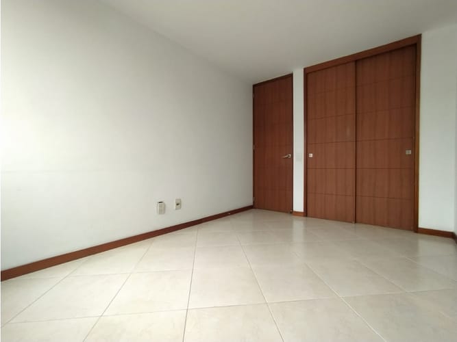 Apartamento de 3 alcobas en arriendo en Bosques De Zuñiga, Medellín, 95 m² · foto 13 de 16
