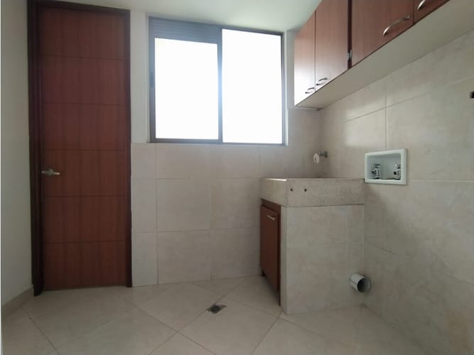 Apartamento de 3 alcobas en arriendo en Bosques De Zuñiga, Medellín, 95 m² · foto 15 de 16