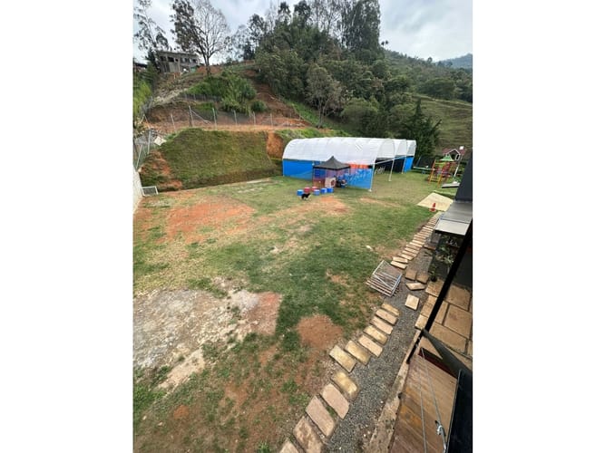 Casa de 4 alcobas en venta en Las Lomitas, Sabaneta, 300 m² · foto 11 de 24
