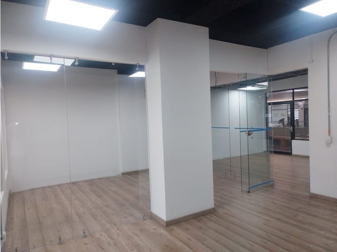 Oficina en arriendo en Patio Bonito, Medellín, 70 m² · foto 4 de 5