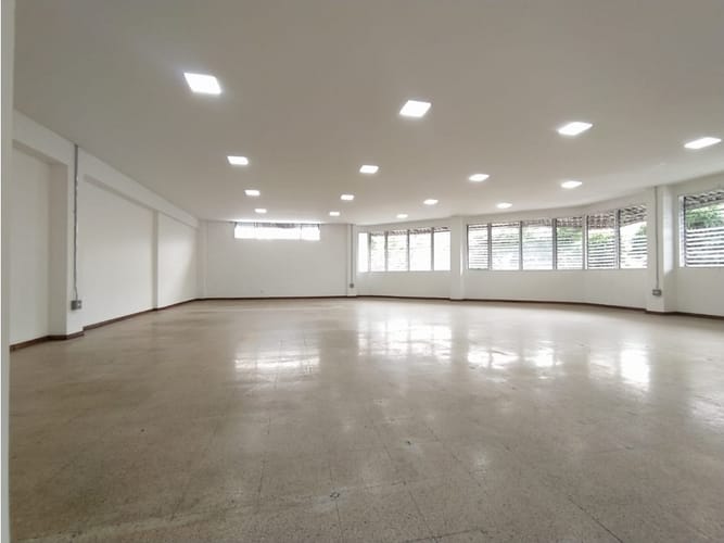 Local en arriendo en Colombia, Medellín, 150 m² · foto 3 de 10