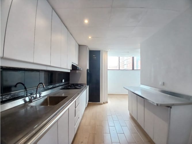 Apartamento en venta en San Benito, Medellín · foto 8 de 24