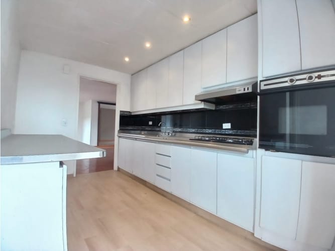 Apartamento en venta en San Benito, Medellín · foto 10 de 24