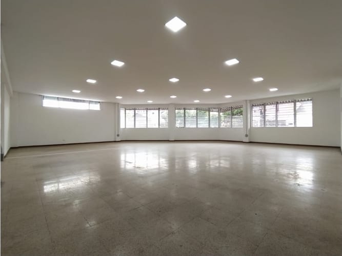 Local en arriendo en Colombia, Medellín, 150 m² · foto 9 de 10