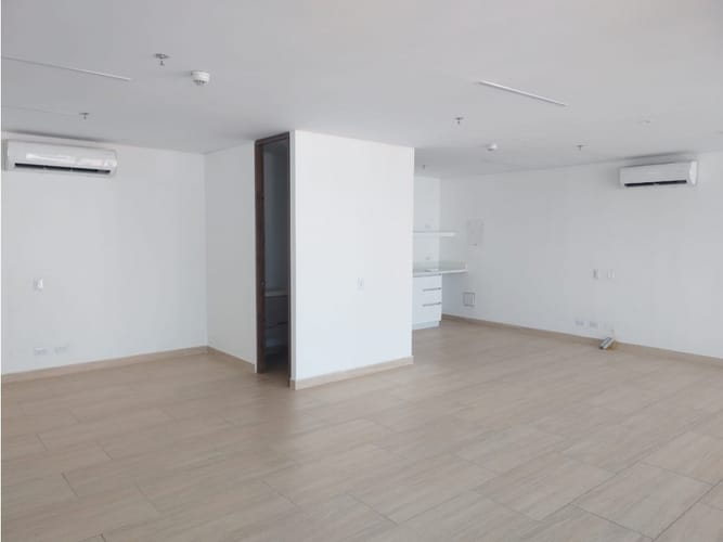 Oficina en arriendo en Alejandría, Medellín, 70 m² · foto 2 de 17