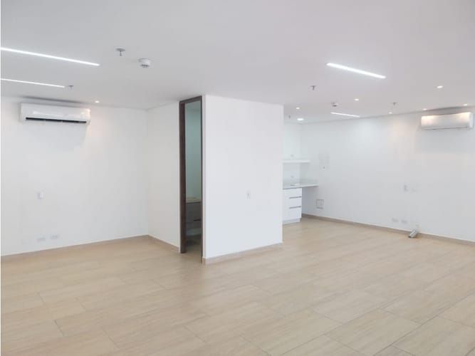 Oficina en arriendo en Alejandría, Medellín, 70 m² · foto 3 de 17