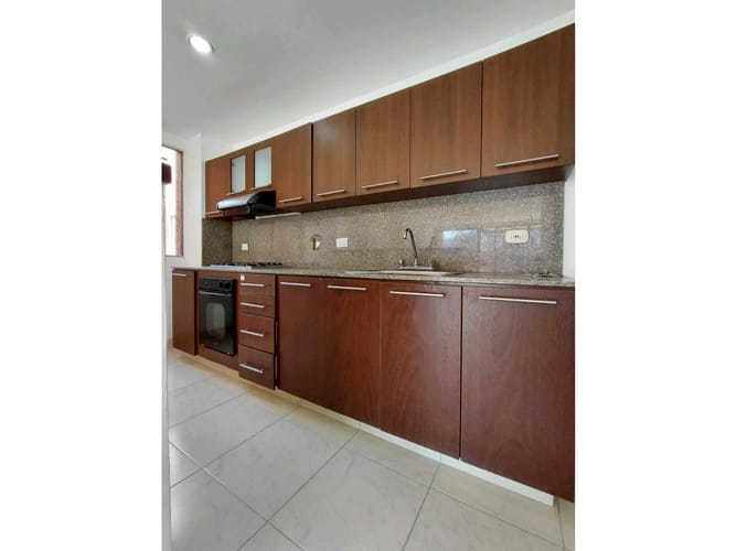 Apartamento de 3 alcobas en arriendo en Loma Del Escobero, Envigado, 106 m² · foto 2 de 24
