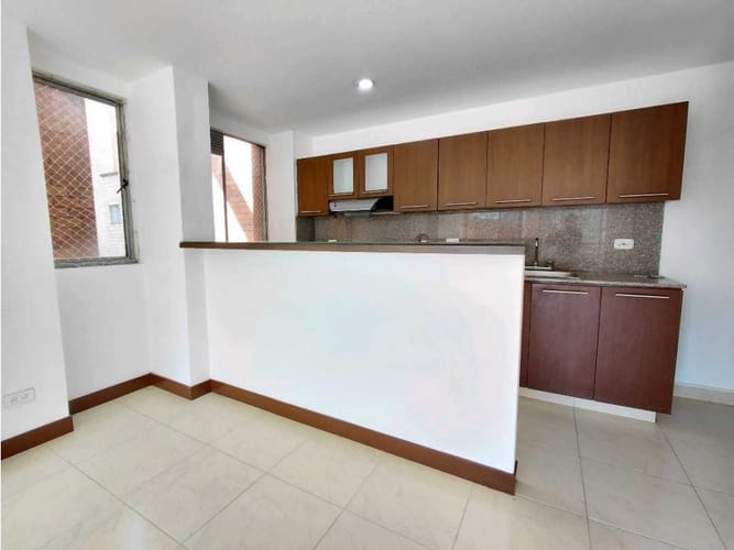Apartamento de 3 alcobas en arriendo en Loma Del Escobero, Envigado, 106 m² · foto 3 de 24