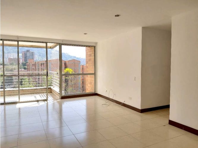 Apartamento de 3 alcobas en arriendo en Loma Del Escobero, Envigado, 106 m² · foto 12 de 24