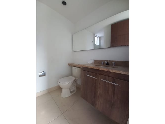 Apartamento de 3 alcobas en arriendo en Loma Del Escobero, Envigado, 106 m² · foto 22 de 24