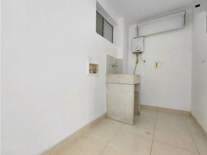 Apartamento de 3 alcobas en arriendo en Loma Del Escobero, Envigado, 106 m² · foto 23 de 24