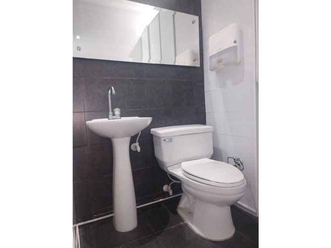Oficina en arriendo en Los Balsos, Medellín, 65 m² · foto 5 de 7
