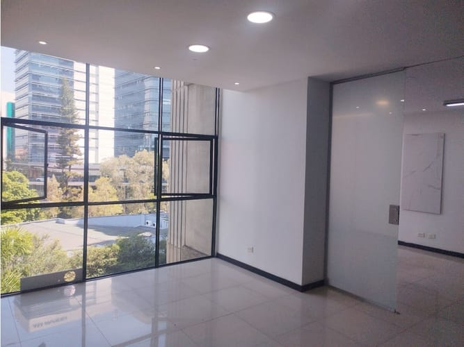 Oficina en arriendo en Los Balsos, Medellín, 65 m² · foto 6 de 7