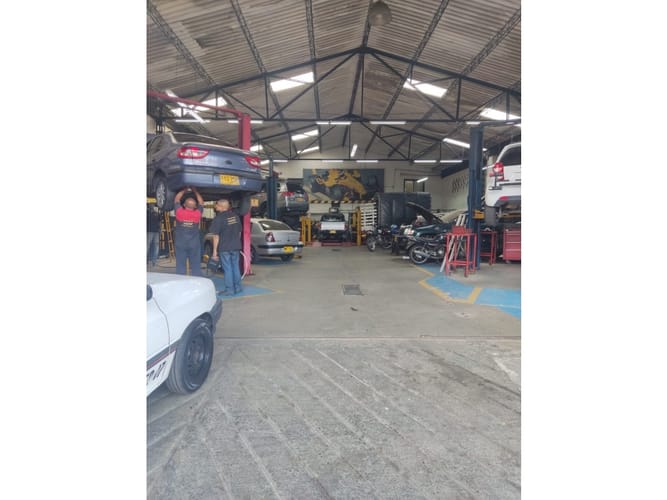 Bodega en venta en Noel, Medellín, 550 m² · foto 9 de 12