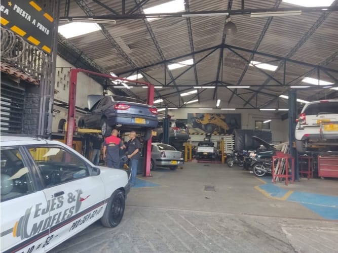 Bodega en arriendo en Noel, Medellín, 550 m² · foto 11 de 12