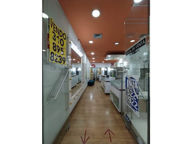 Local en venta en La Candelaria, Medellín, 49 m² · foto 2 de 22